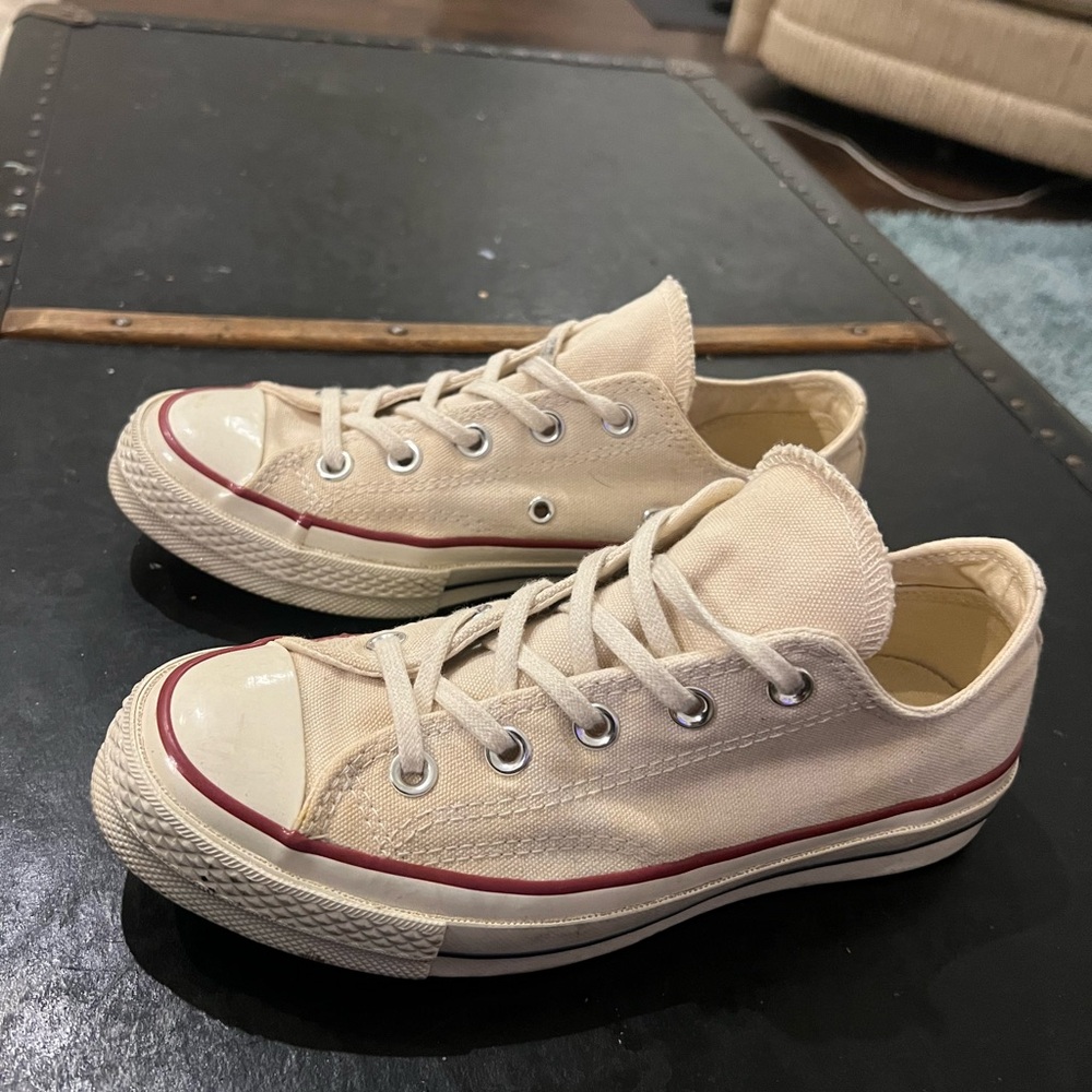 Converse Chuck Taylor All Star Low Top Sneakers – Cream Size 6
